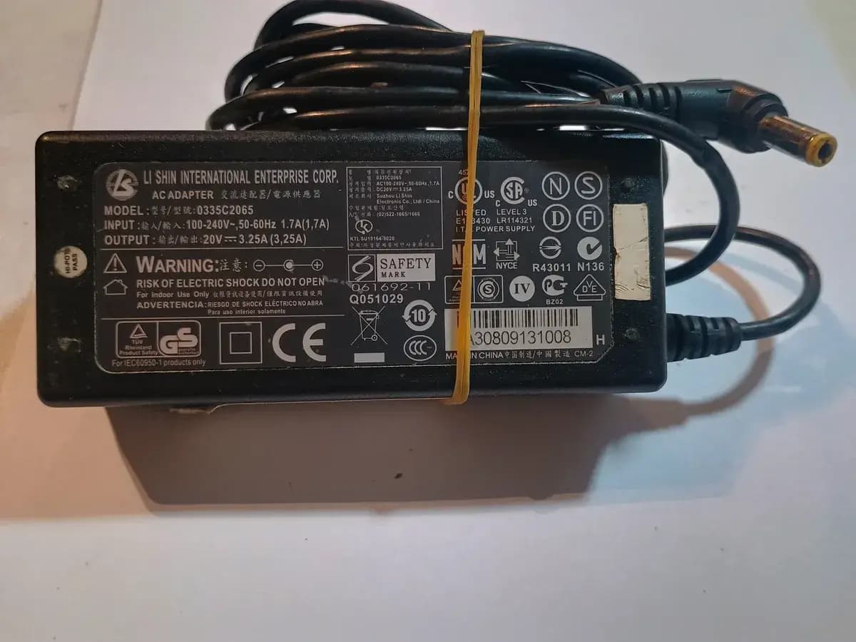 Cargador Notebook 20v 3.25a 65w Li Shin 0335c2065 5.5x2.5 Negro