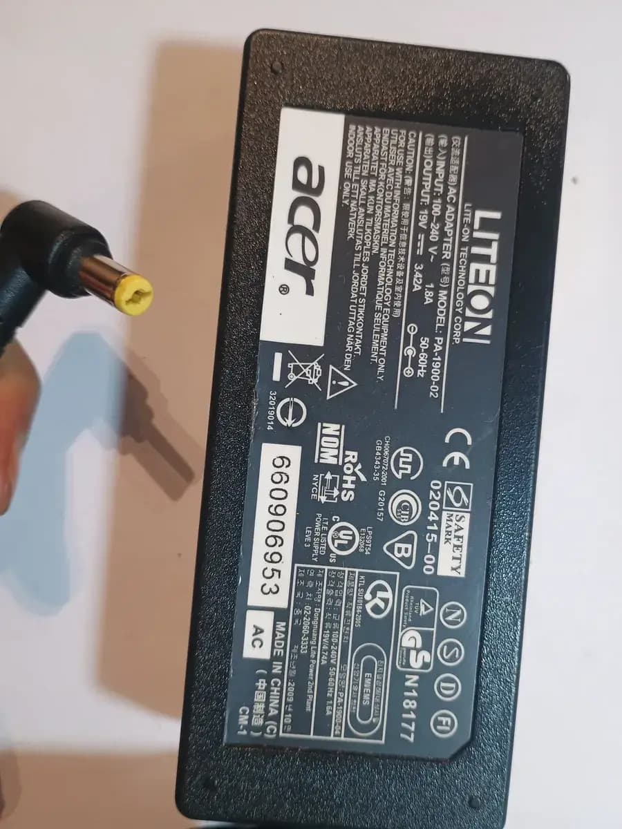 Cargador Notebook Acer 65w 19v 3.42a Pin 5.5x1.7 Pa-1900-02 Negro