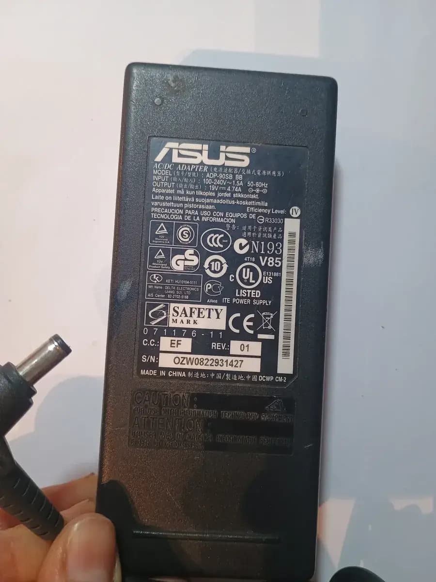 Cargador Original Asus 90w 19v 4.74a 5.5mm Notebook Usado Negro
