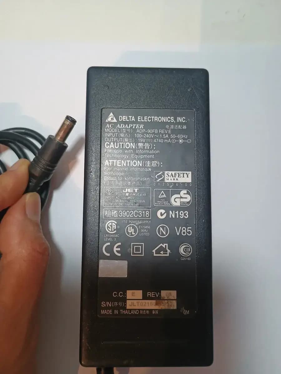 Cargador Delta 90w 19v 4.74a Ficha 5.5x2.5 Acer Asus Toshiba Negro