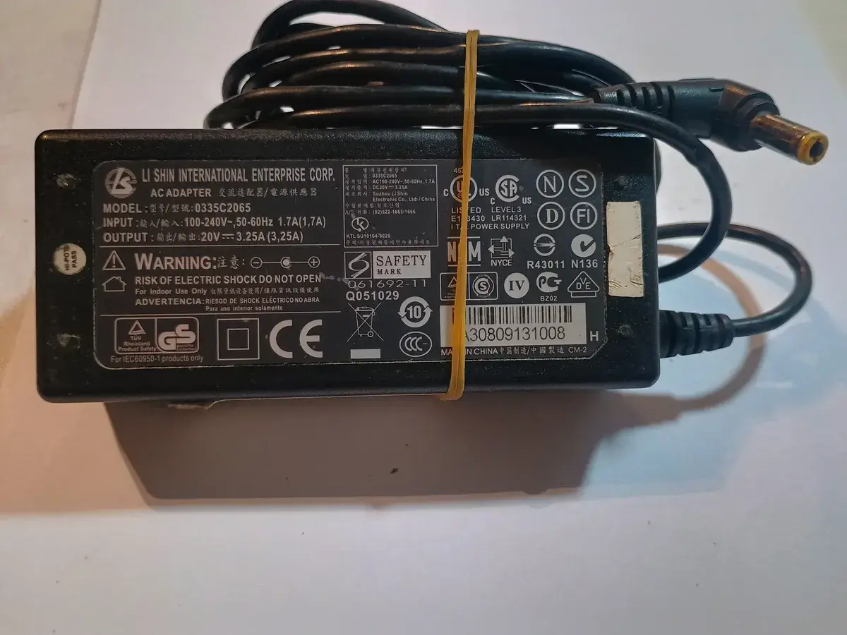 Cargador Notebook 20v 3.25a 65w Li Shin 0335c2065 5.5x2.5 Negro