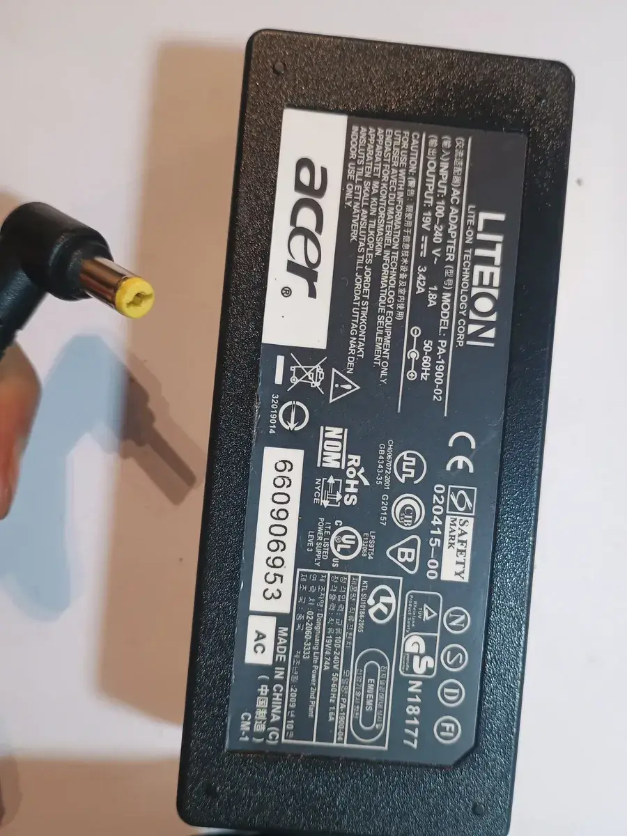 Cargador Notebook Acer 65w 19v 3.42a Pin 5.5x1.7 Pa-1900-02 Negro